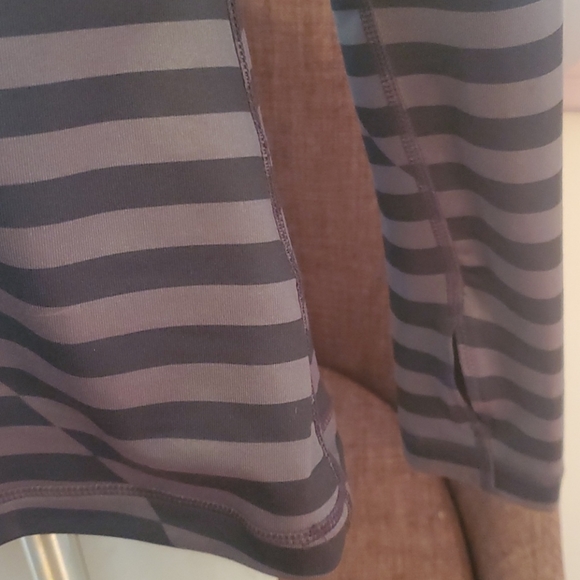 Nwot nike pro dri fit striped top xs - Picture 3 of 4